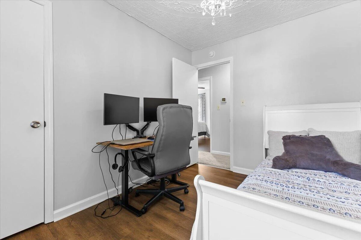 1210 Foxhill DR - Photo 18