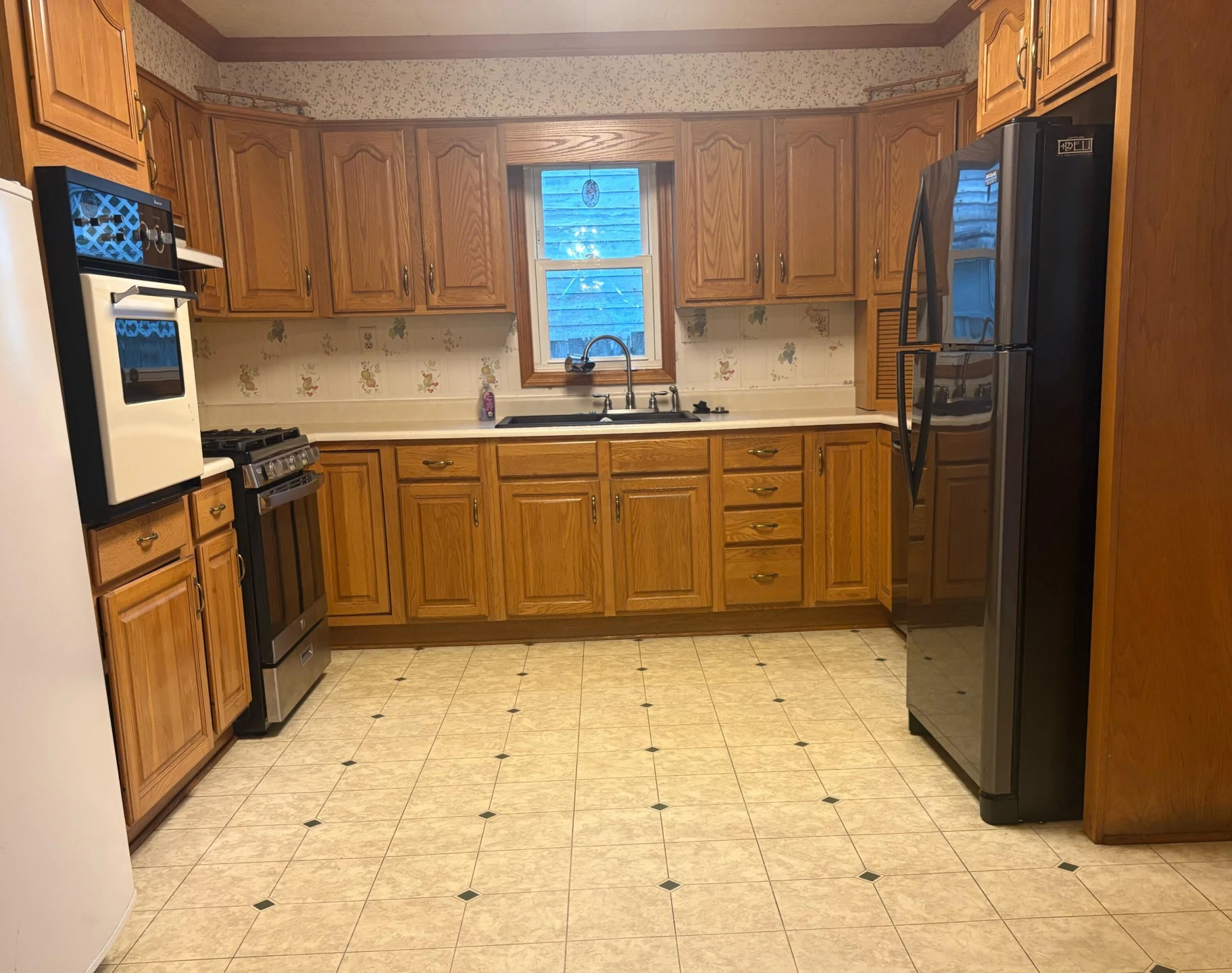 912 Rose AVE - Photo 7