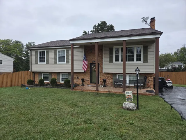 1878 Cranwell DR
