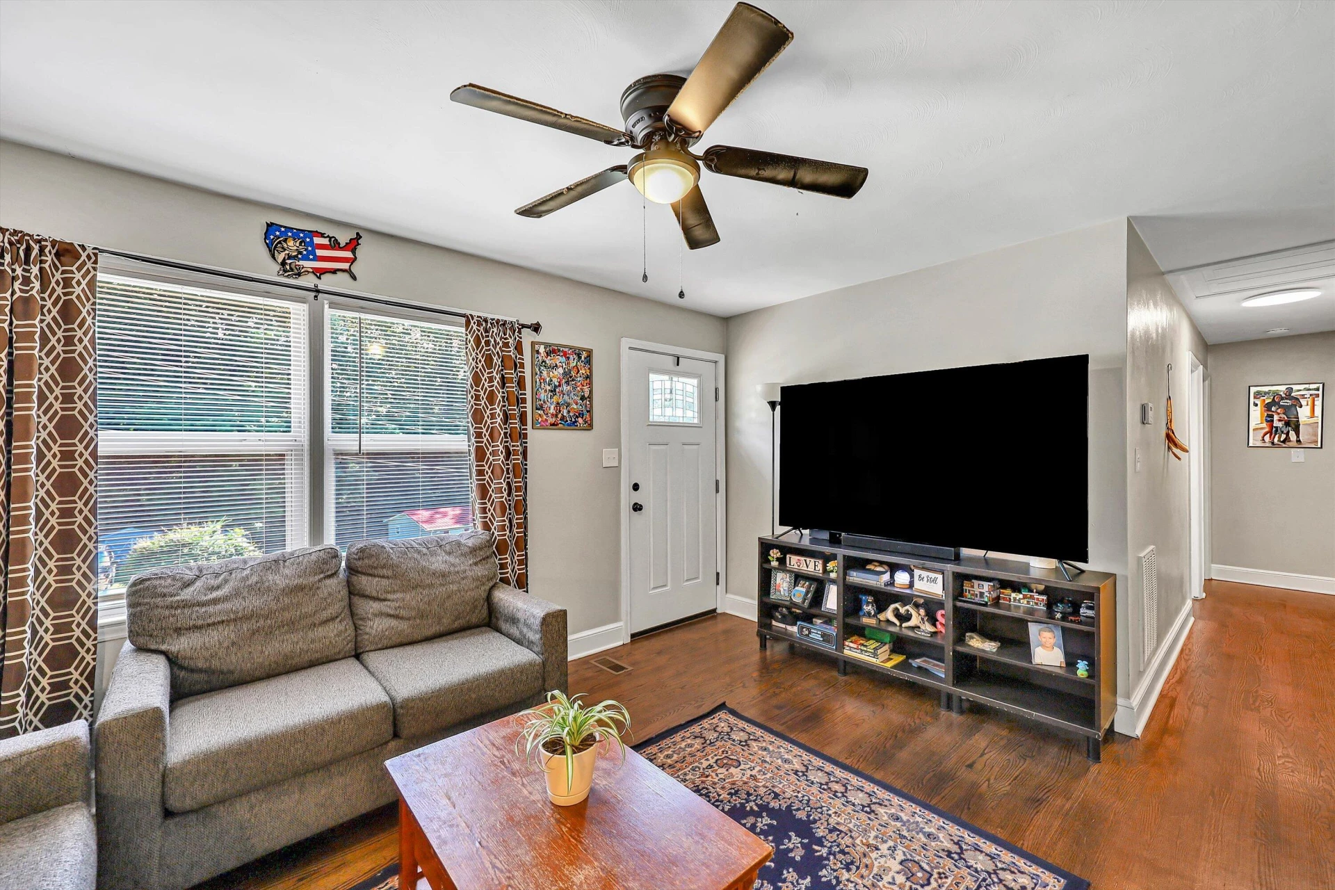 211 Maple DR - Photo 3