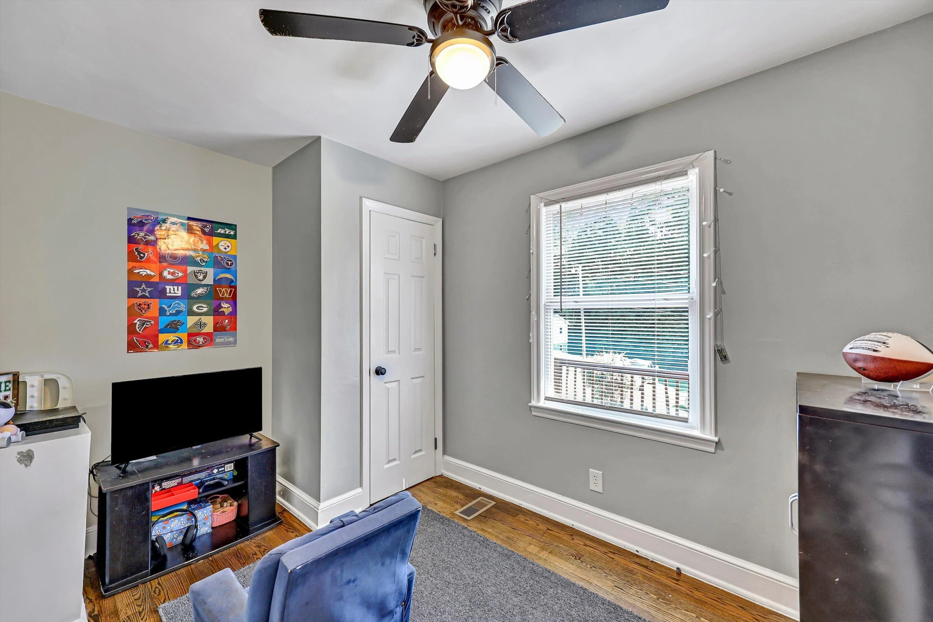 211 Maple DR - Photo 10