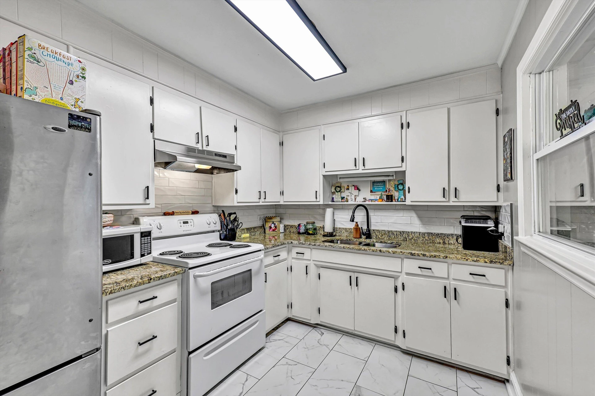 211 Maple DR - Photo 11
