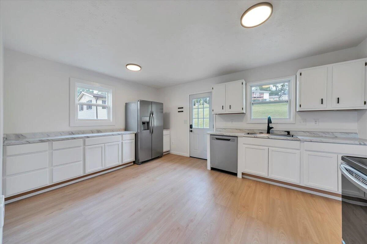935 Depot ST NE - Photo 8