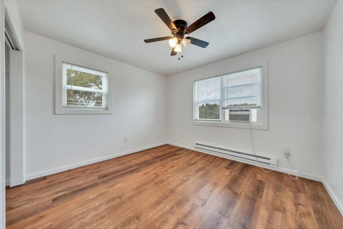 935 Depot ST NE - Photo 15