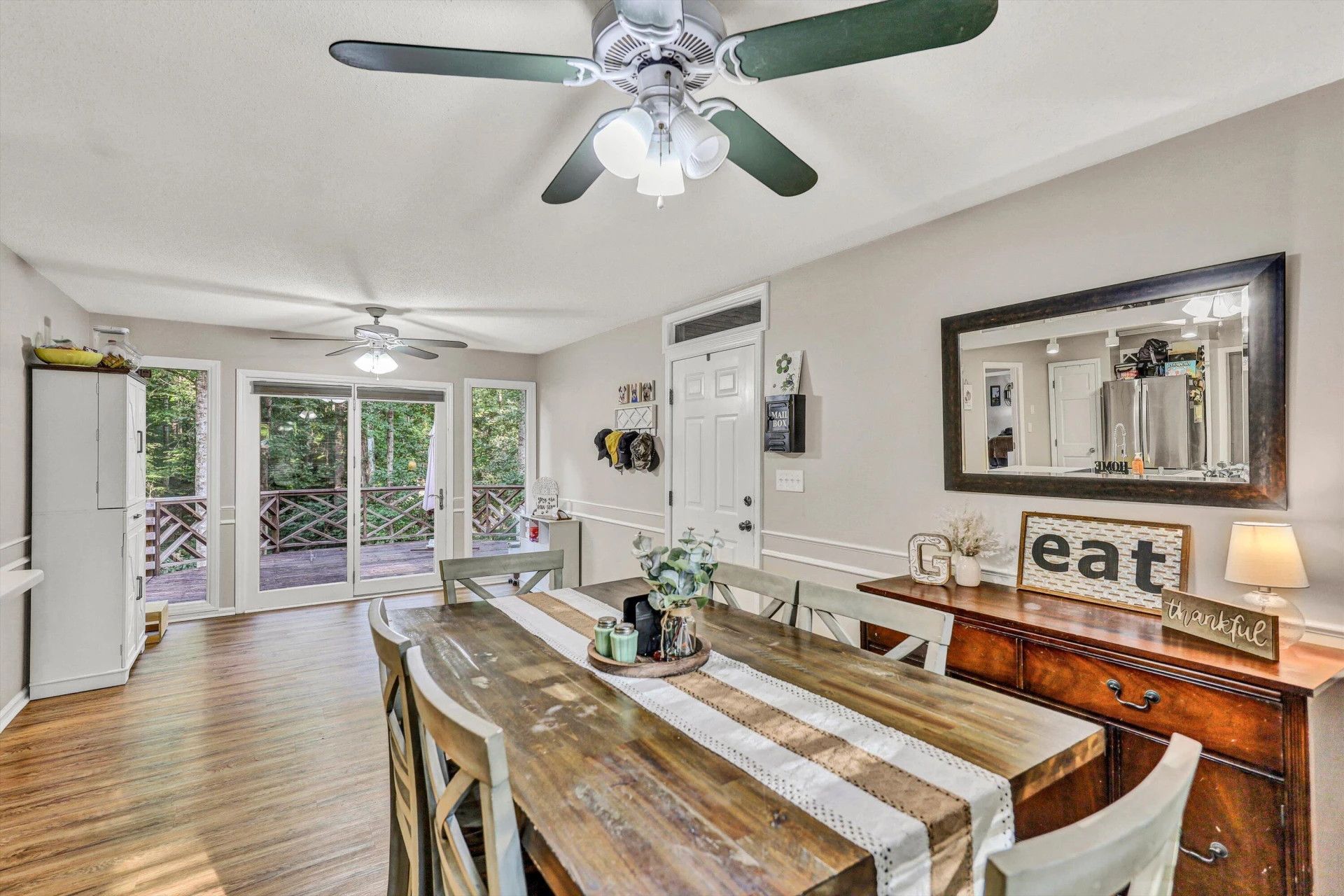 909 Hazelwood LN - Photo 3