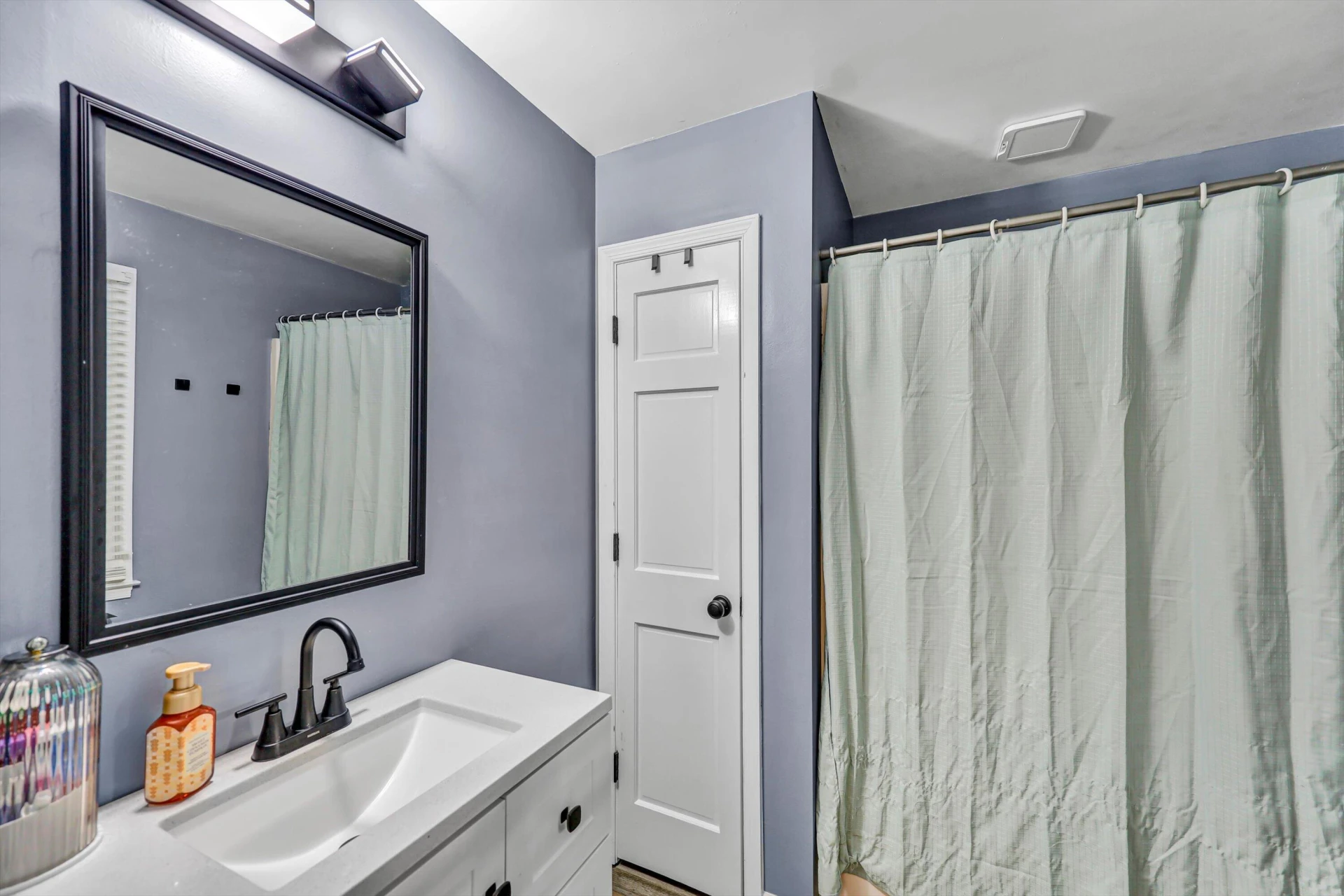 909 Hazelwood LN - Photo 14