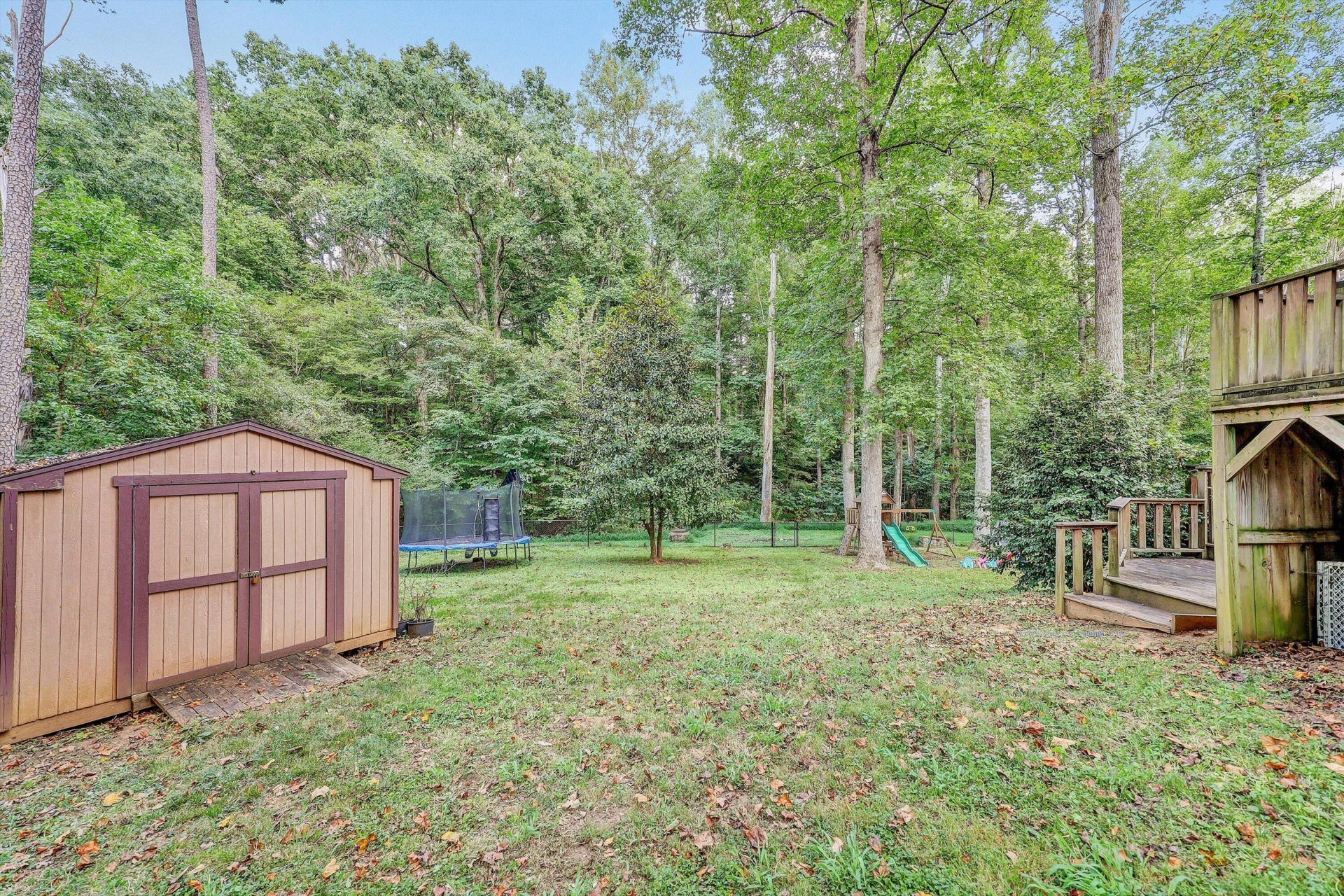 909 Hazelwood LN - Photo 23