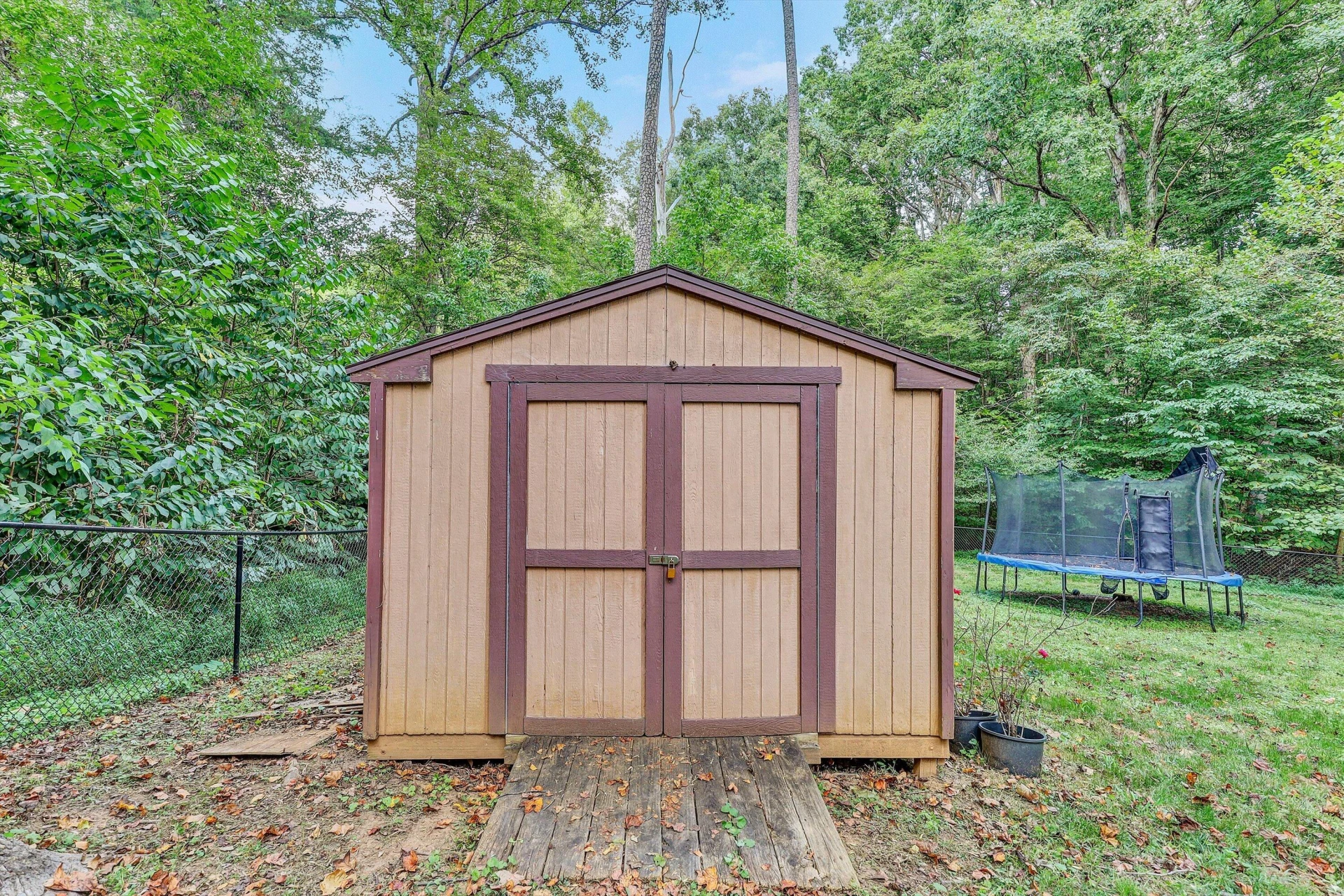909 Hazelwood LN - Photo 25