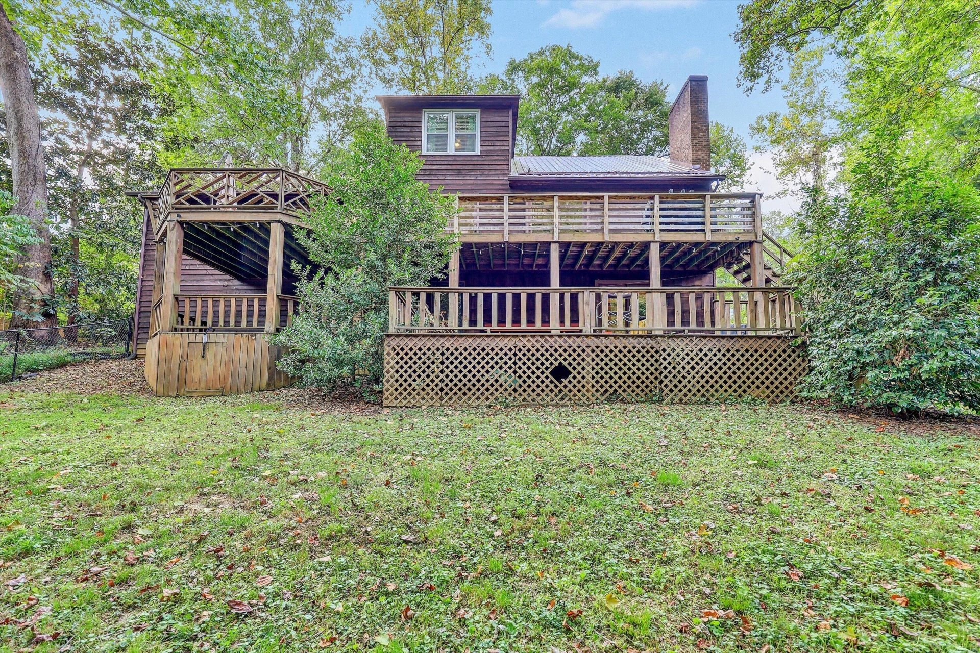 909 Hazelwood LN - Photo 26