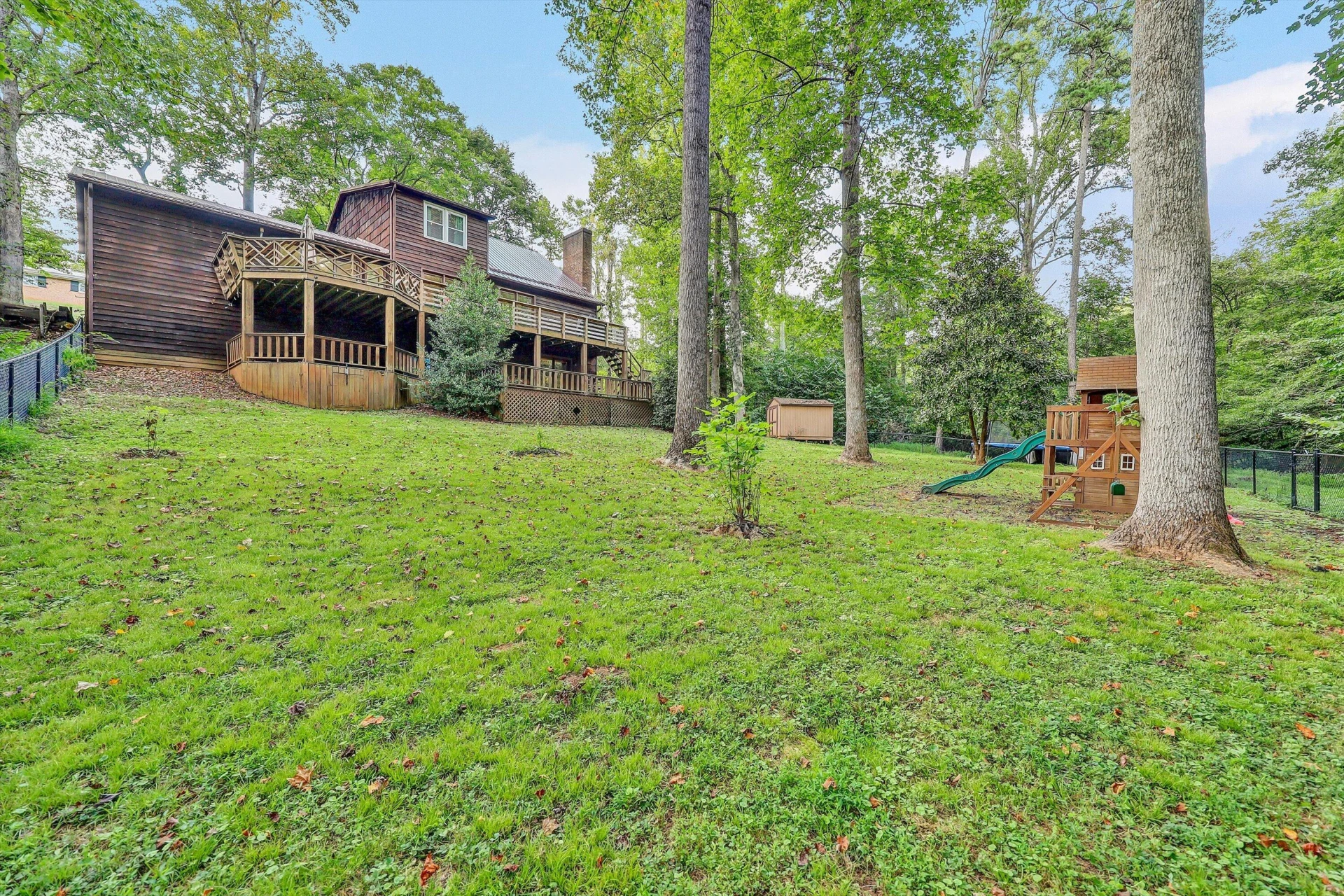 909 Hazelwood LN - Photo 27