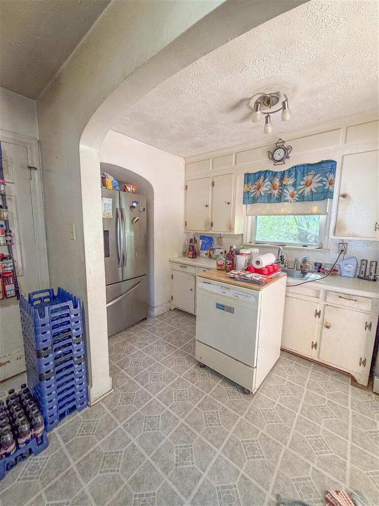 2716 Forest Hill AVE NW - Photo 10