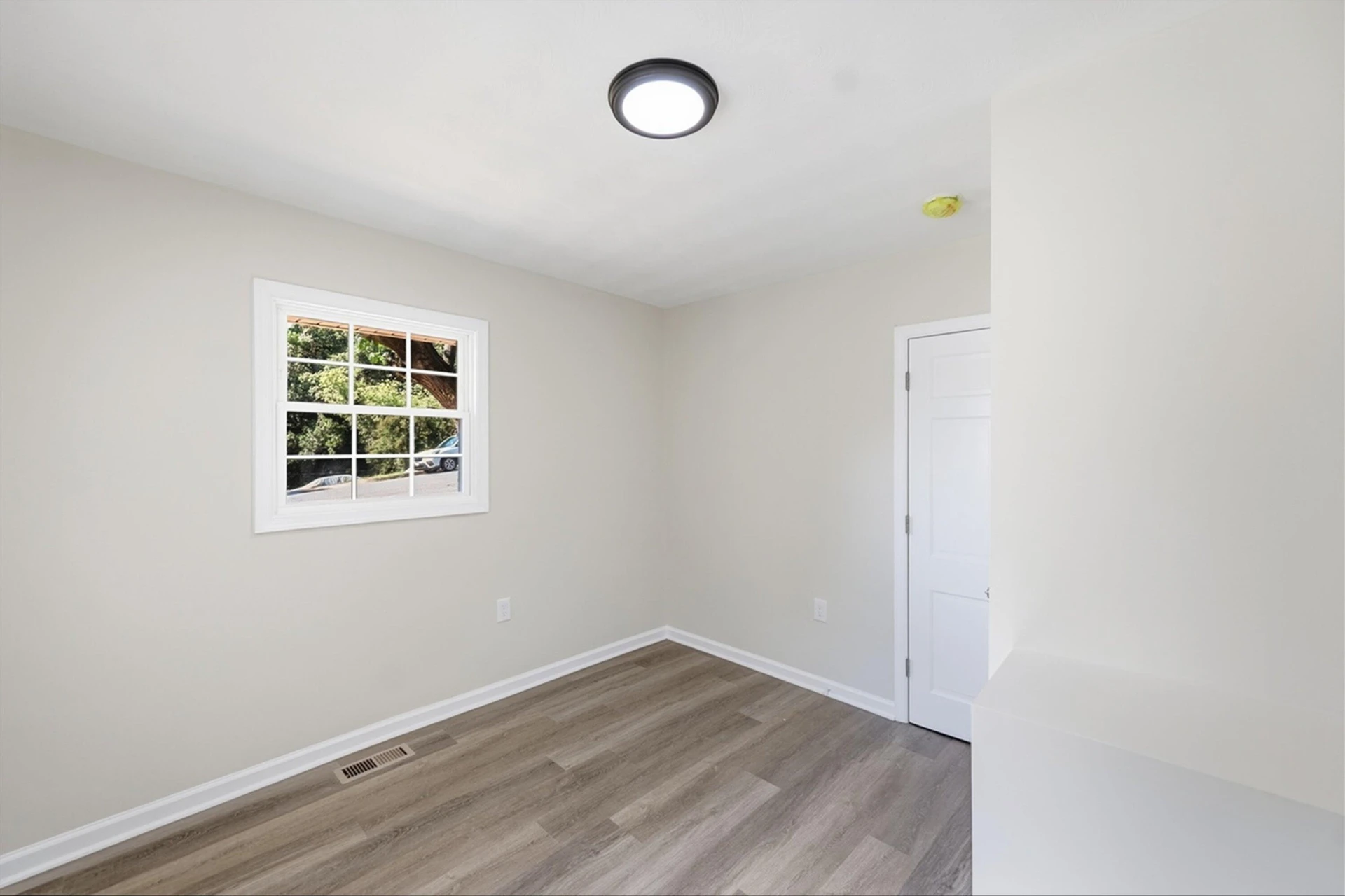 1303 Carver CT - Photo 15