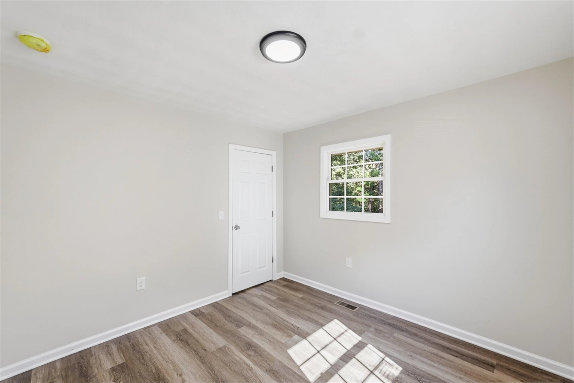 1303 Carver CT - Photo 16