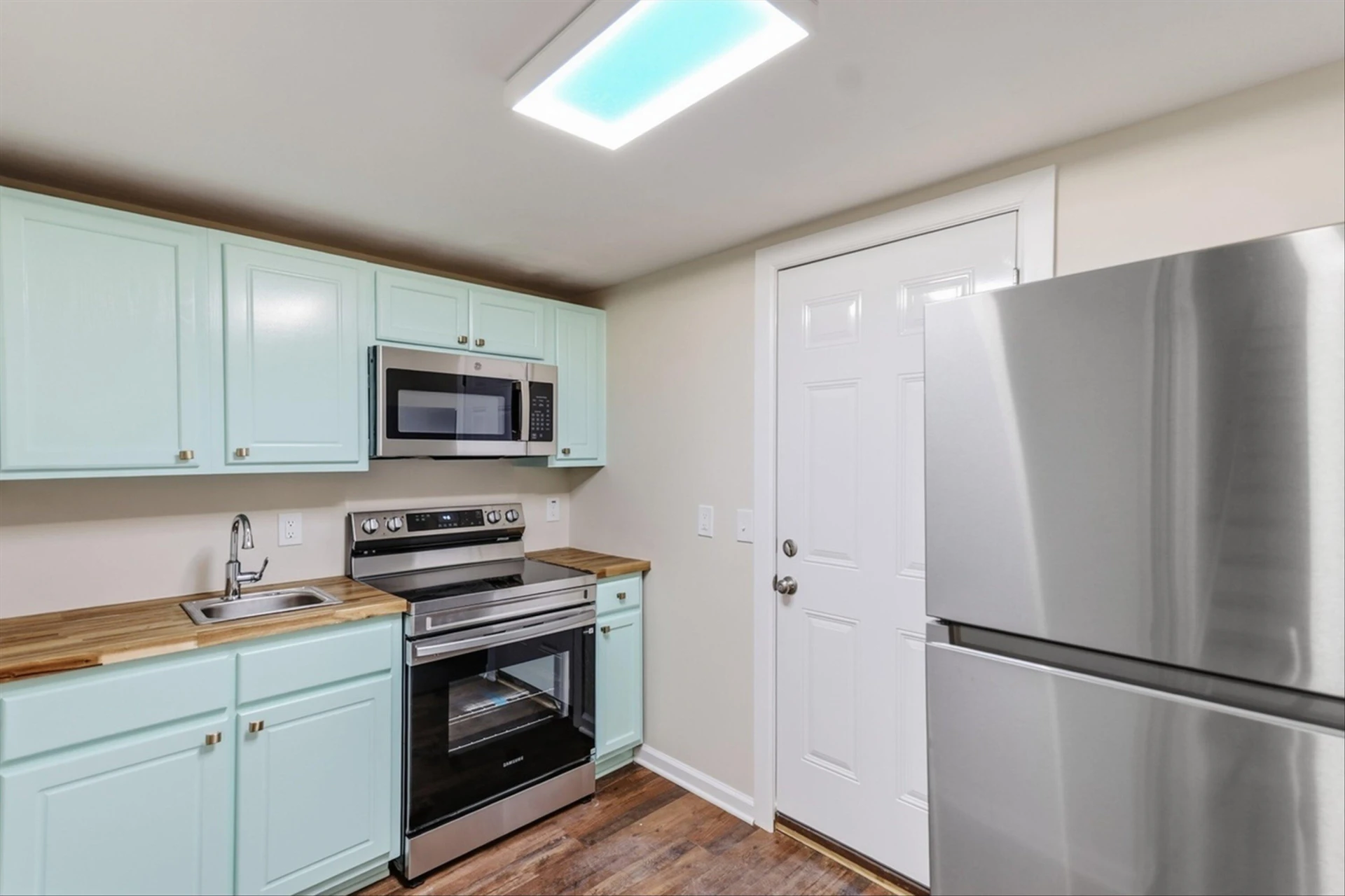 1303 Carver CT - Photo 23