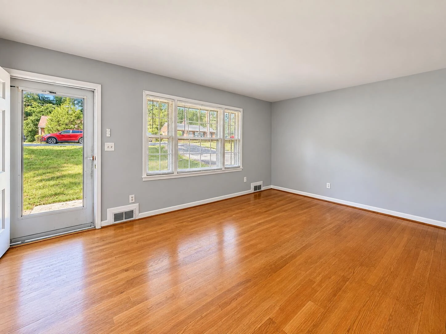 707 Berkshire PL - Photo 2