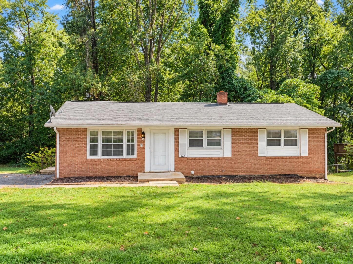 707 Berkshire PL - Photo 6
