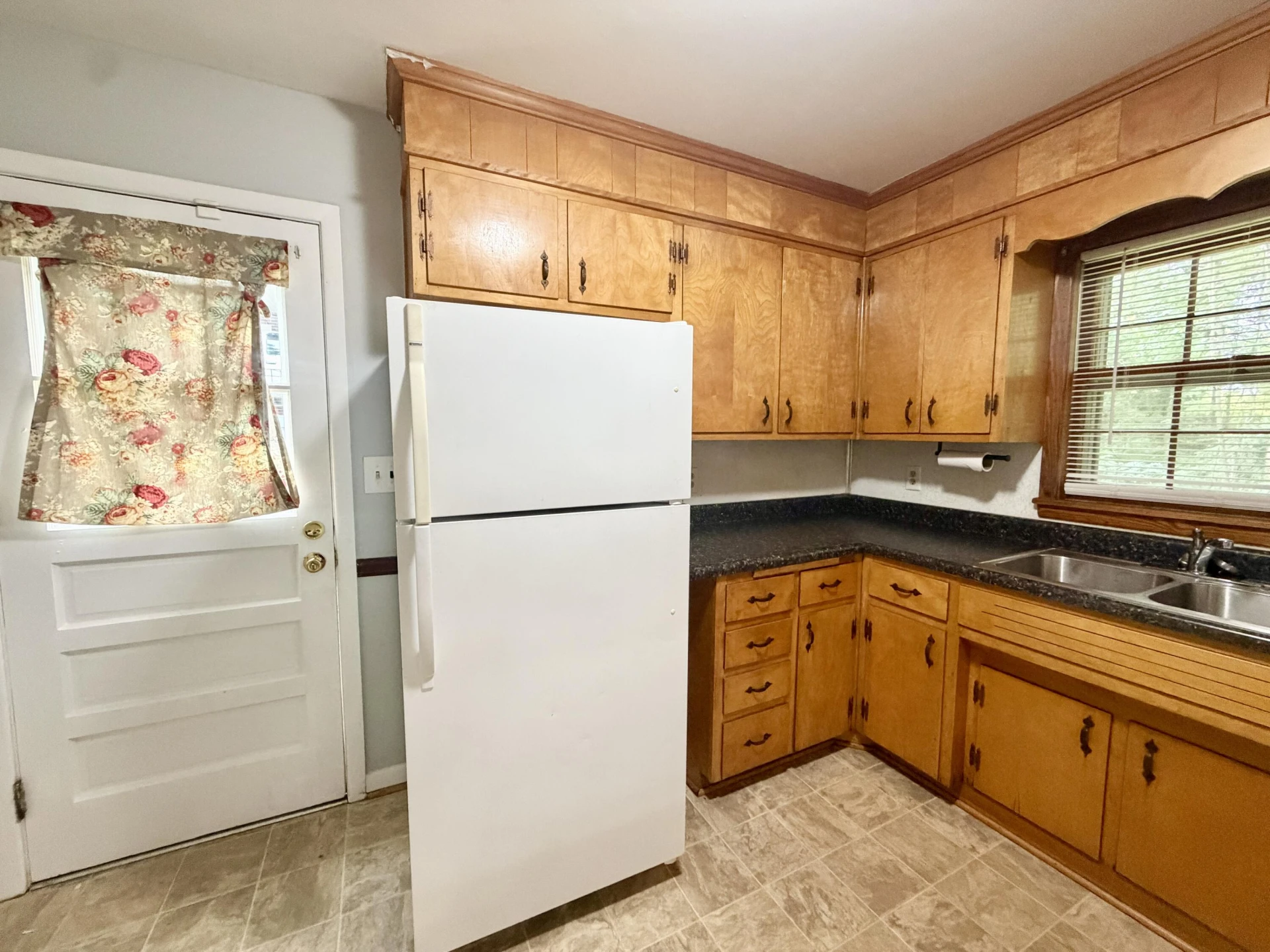707 Berkshire PL - Photo 9