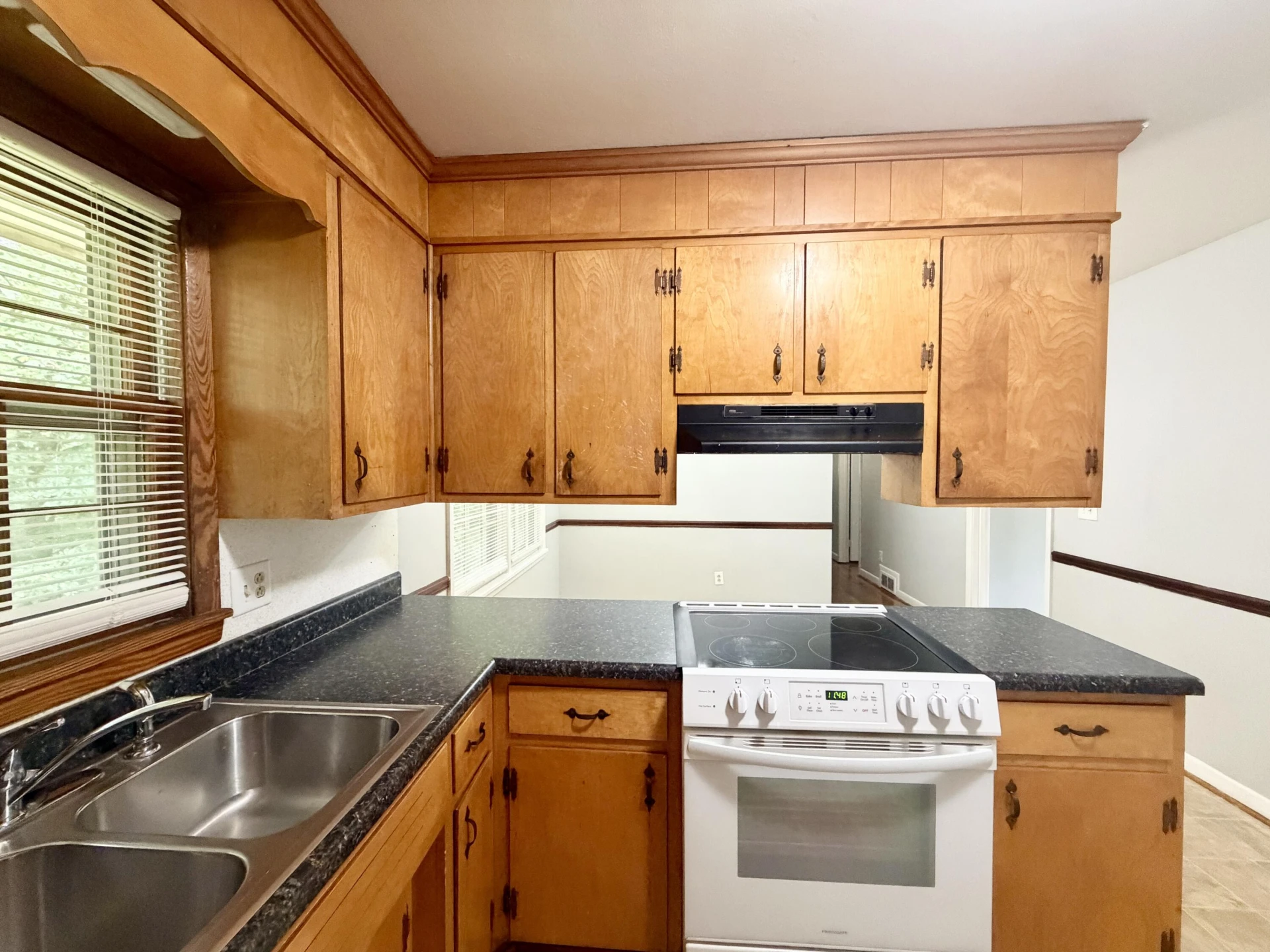 707 Berkshire PL - Photo 10