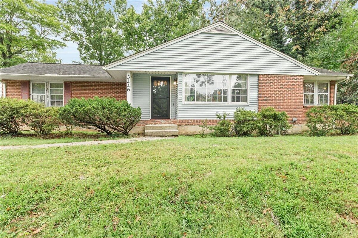 3226 Colonial AVE SW