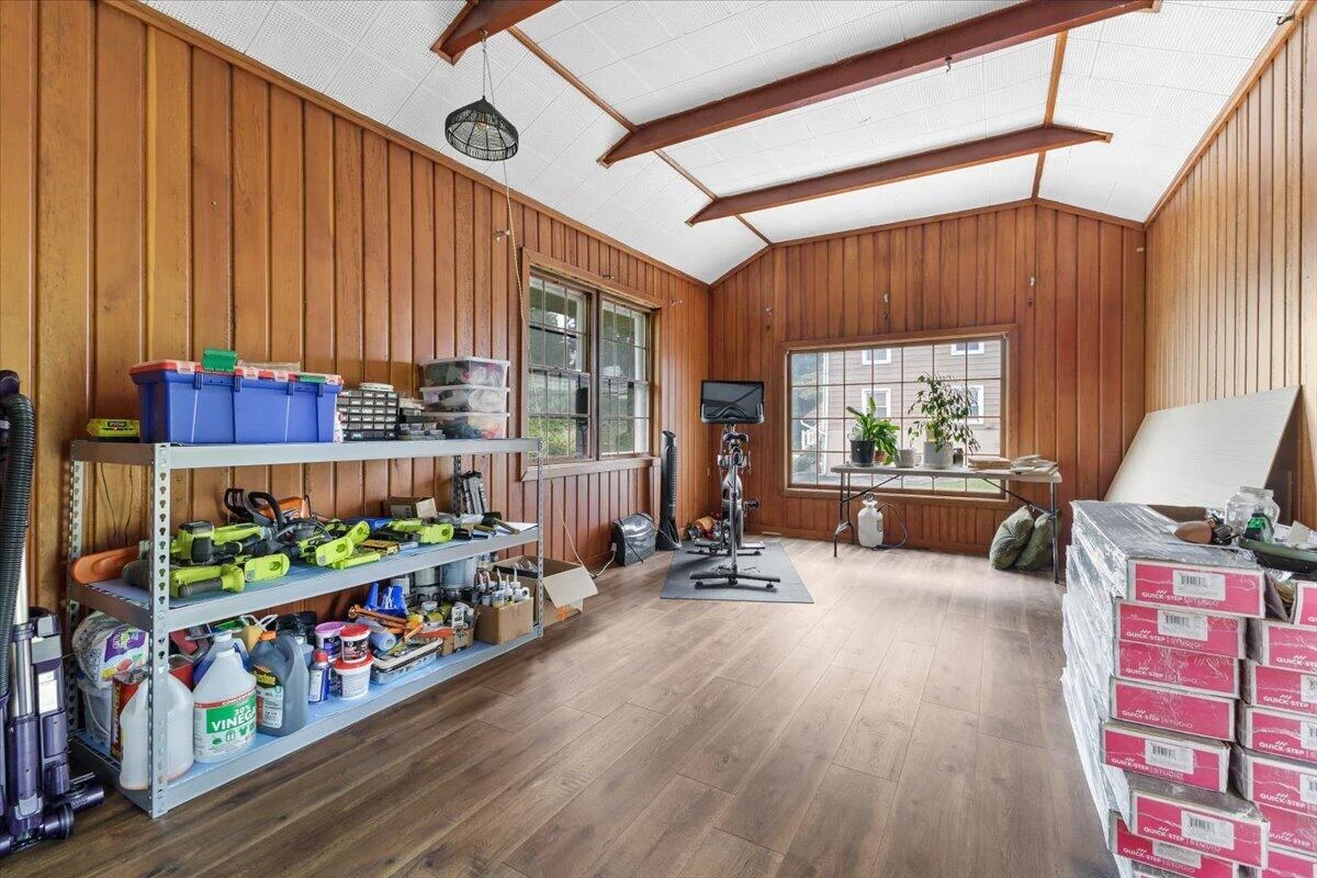 3226 Colonial AVE SW - Photo 11
