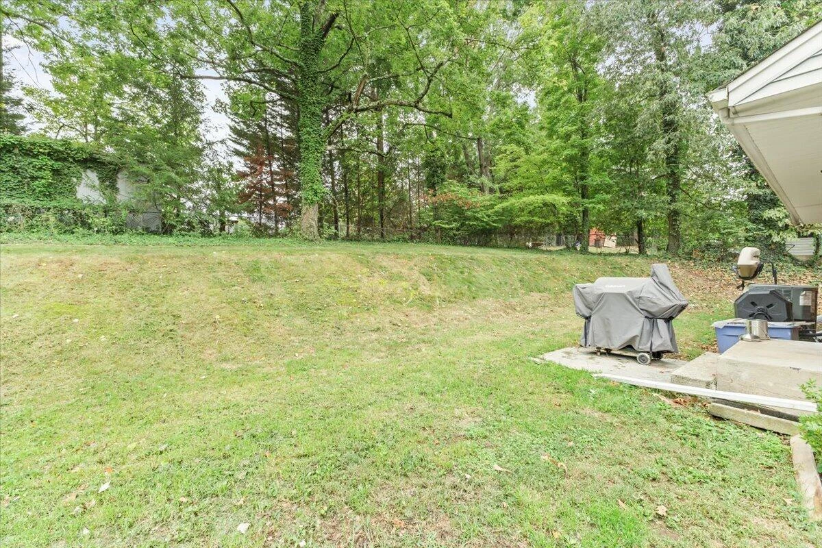 3226 Colonial AVE SW - Photo 13