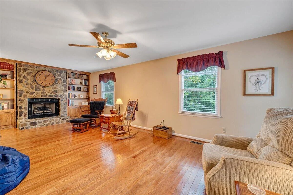 99 Mallard DR - Photo 5