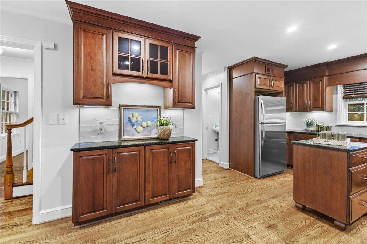 2824 Jefferson ST SE - Photo 4