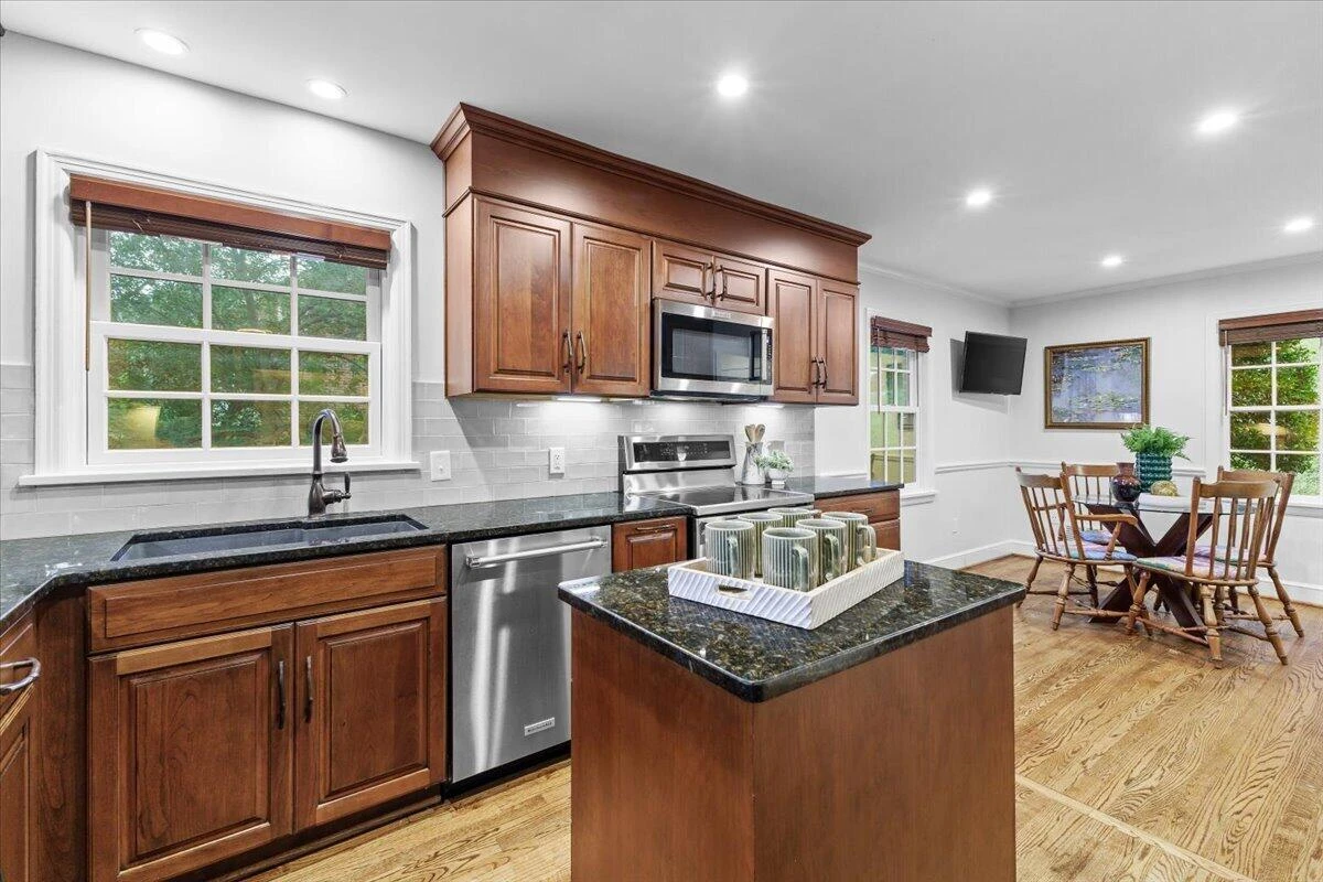 2824 Jefferson ST SE - Photo 8