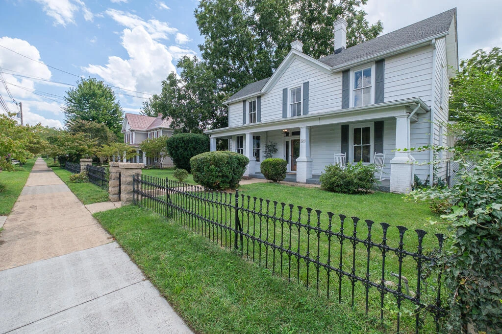 324 Pennsylvania AVE - Photo 2