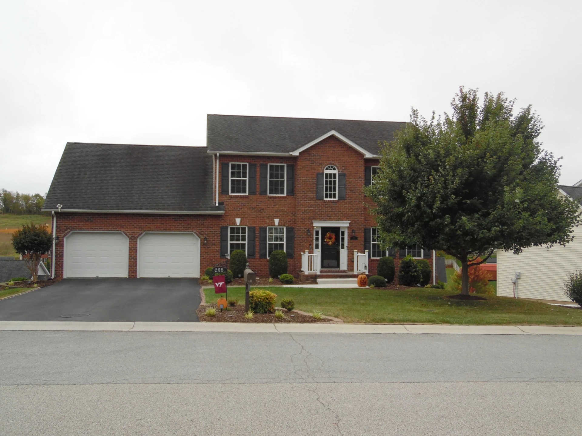 635 Keystone DR NW