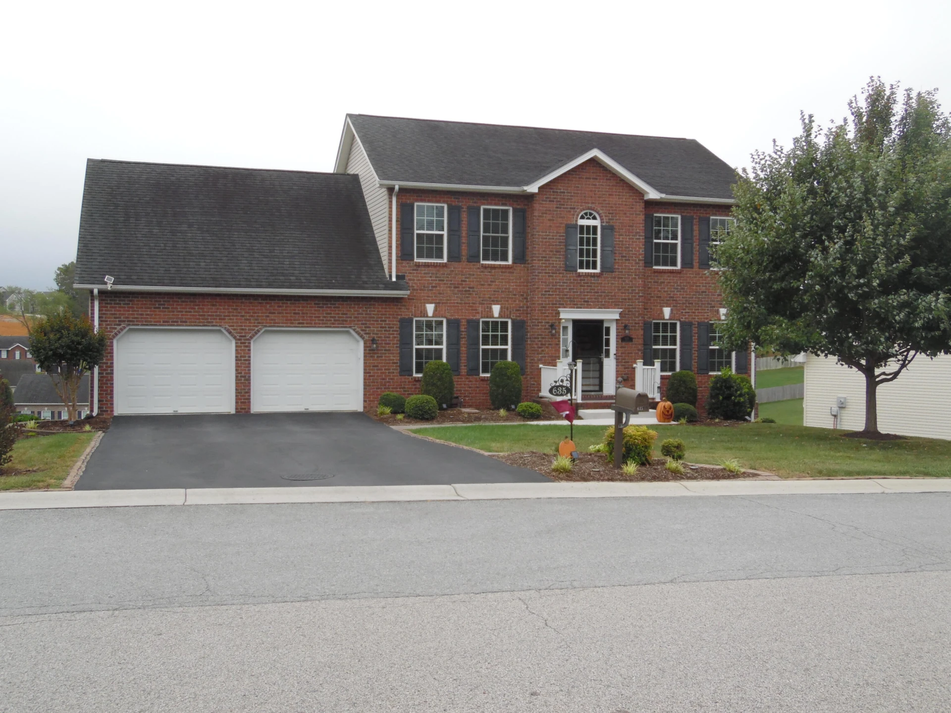 635 Keystone DR NW - Photo 2