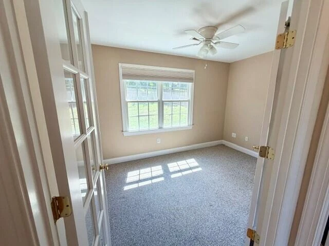 5240 Dresden CIR - Photo 16