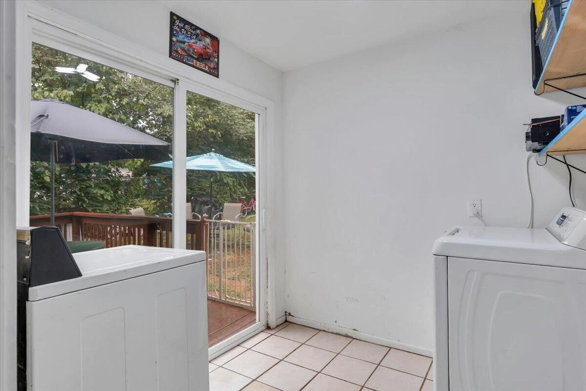 2628 New York AVE NW - Photo 20