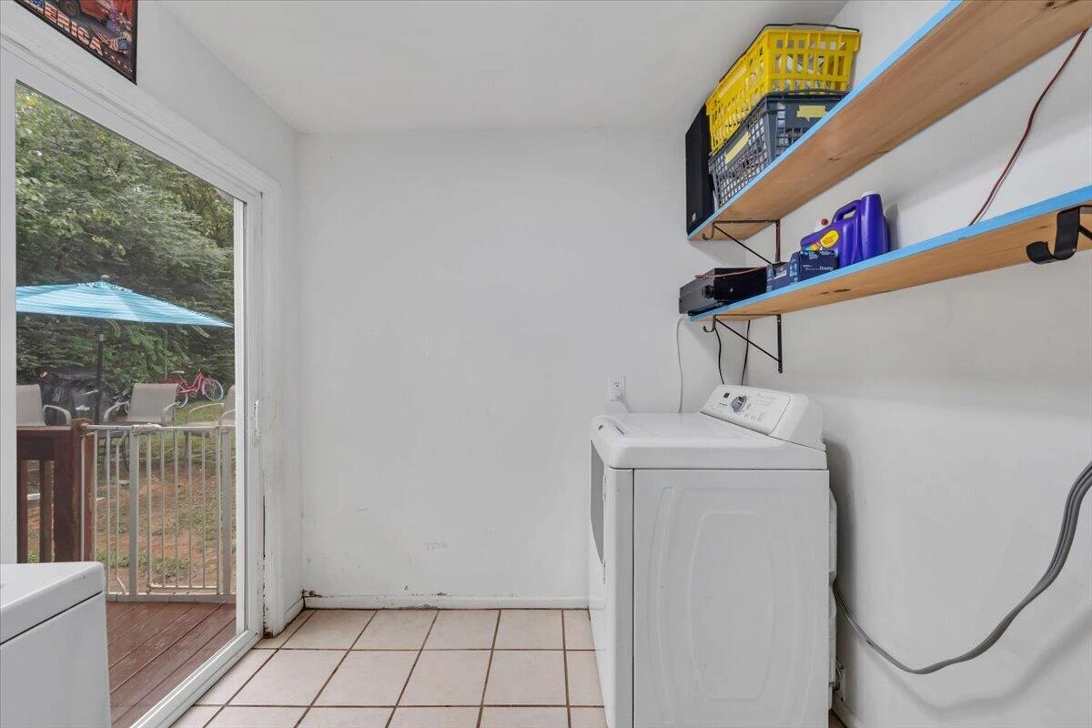 2628 New York AVE NW - Photo 21