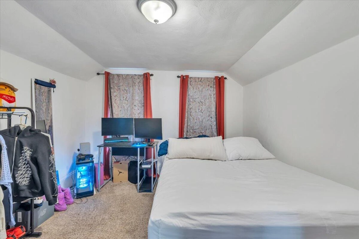 2628 New York AVE NW - Photo 28