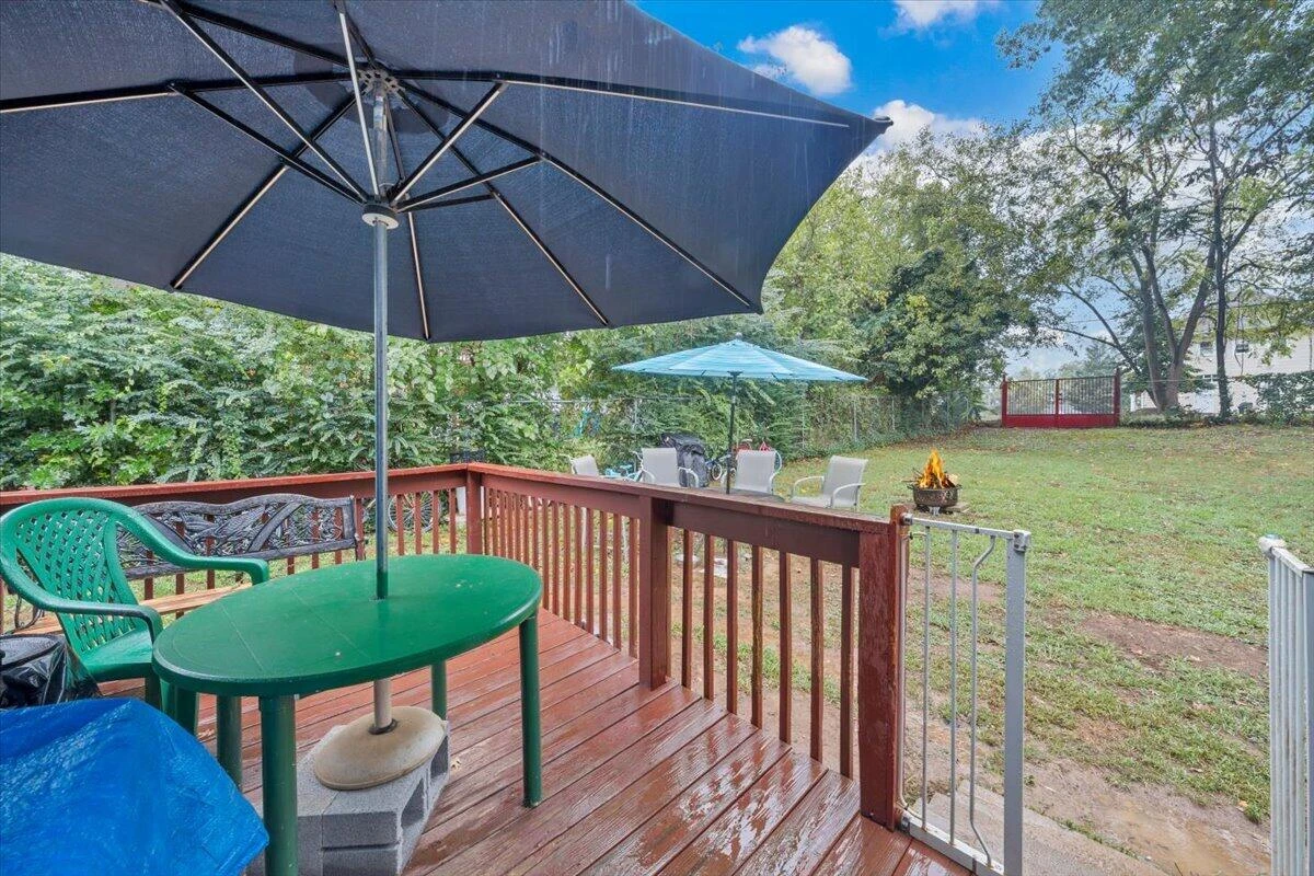 2628 New York AVE NW - Photo 31