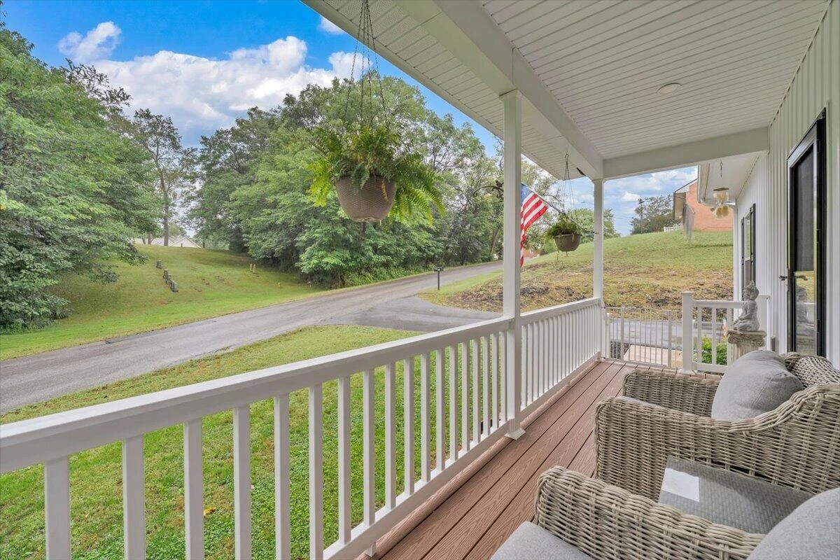 2421 Cannaday RD NE - Photo 2