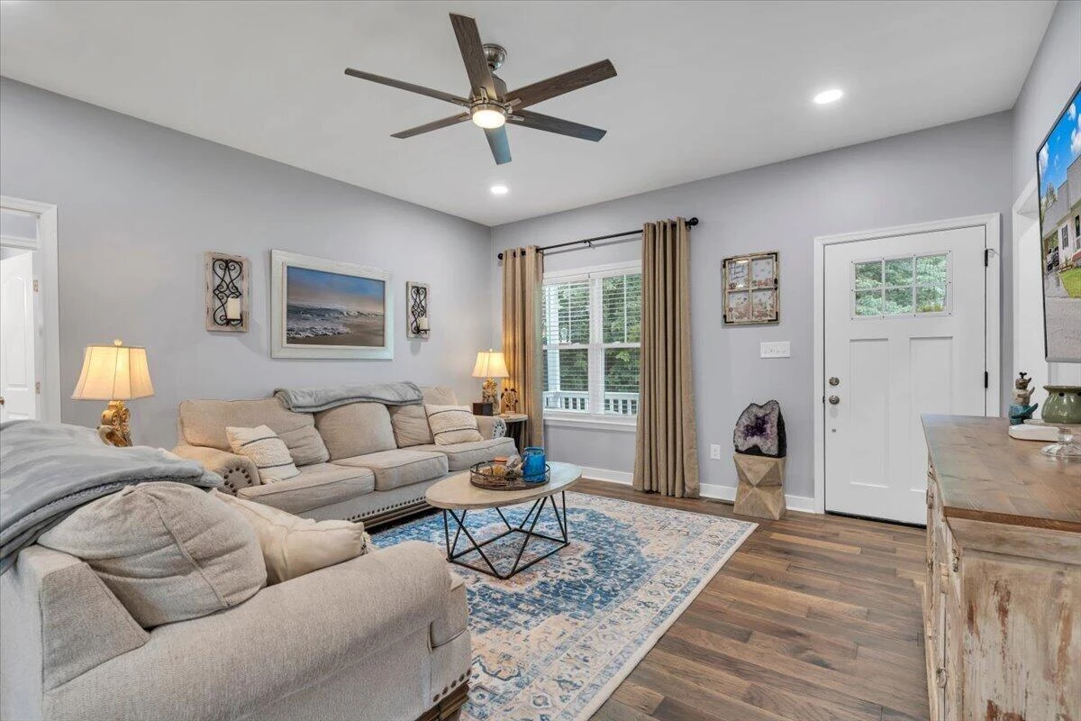 2421 Cannaday RD NE - Photo 7