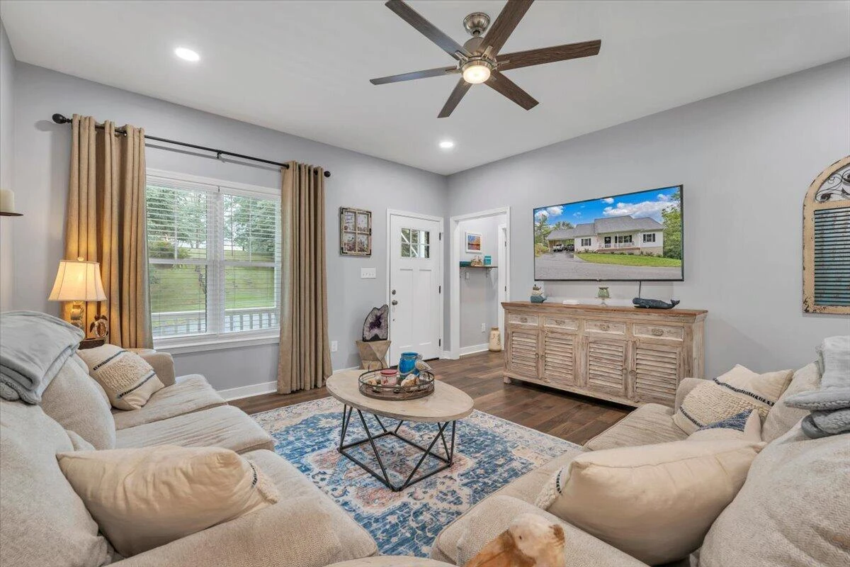 2421 Cannaday RD NE - Photo 8