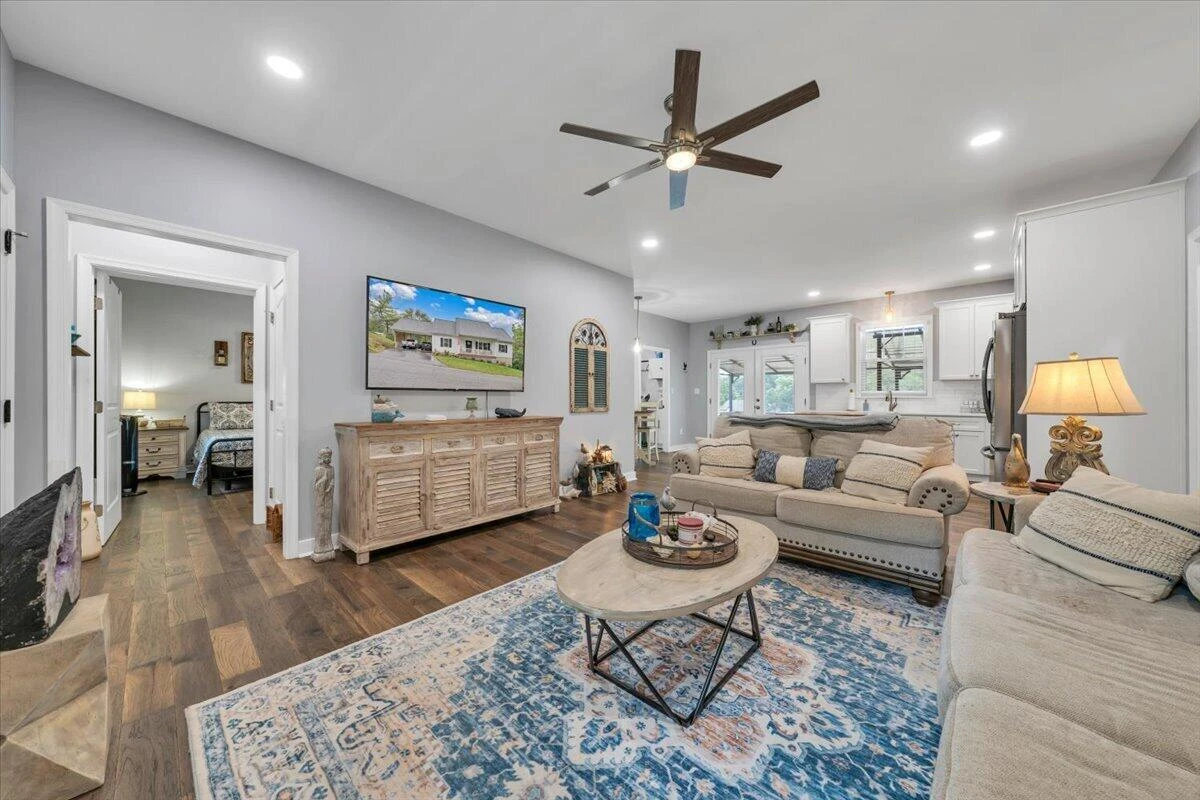 2421 Cannaday RD NE - Photo 9