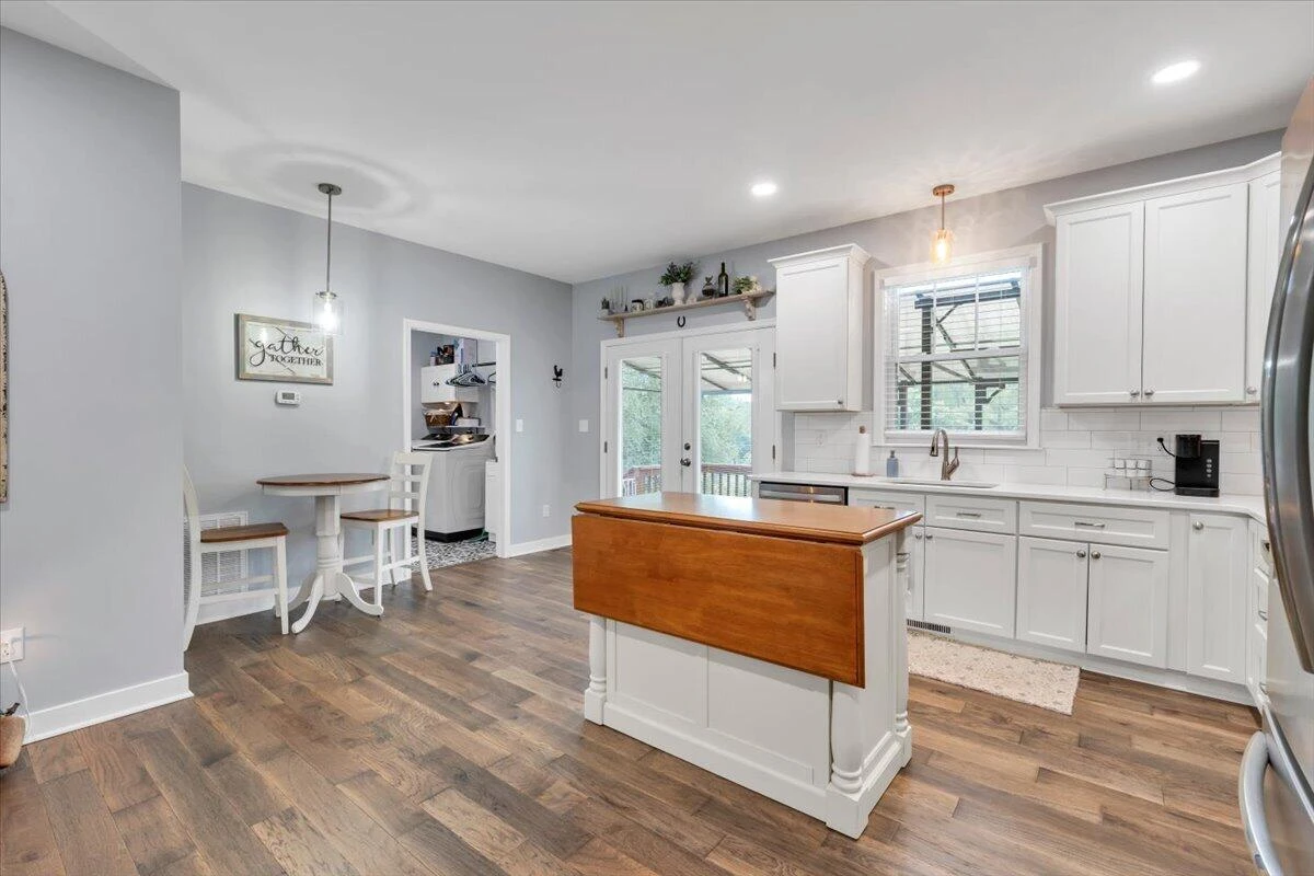 2421 Cannaday RD NE - Photo 10