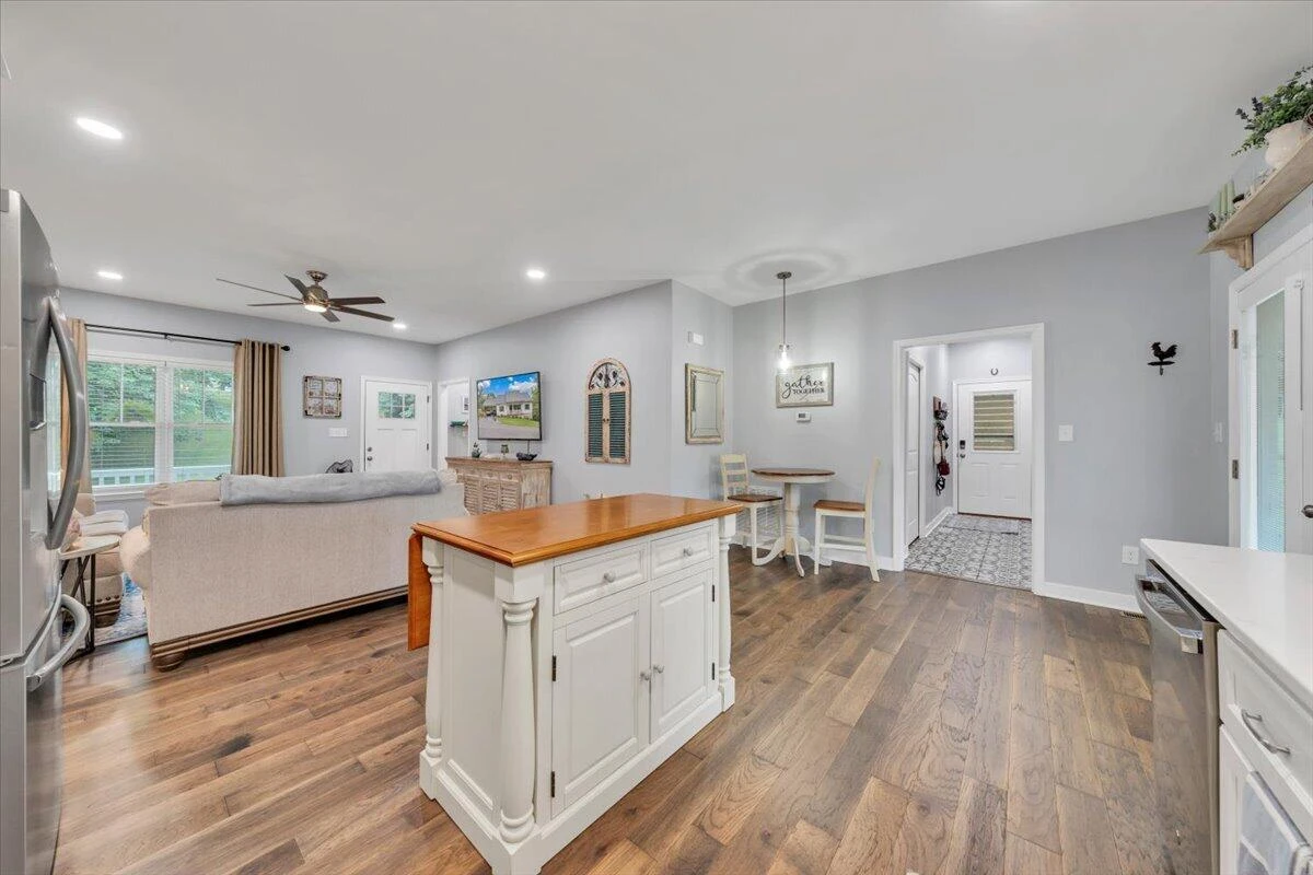 2421 Cannaday RD NE - Photo 15