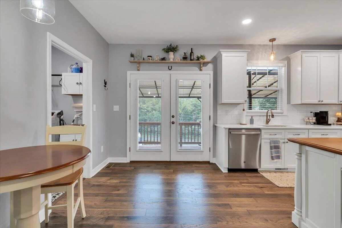 2421 Cannaday RD NE - Photo 16