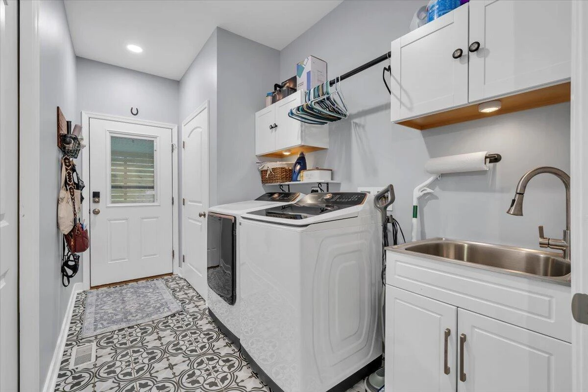 2421 Cannaday RD NE - Photo 18