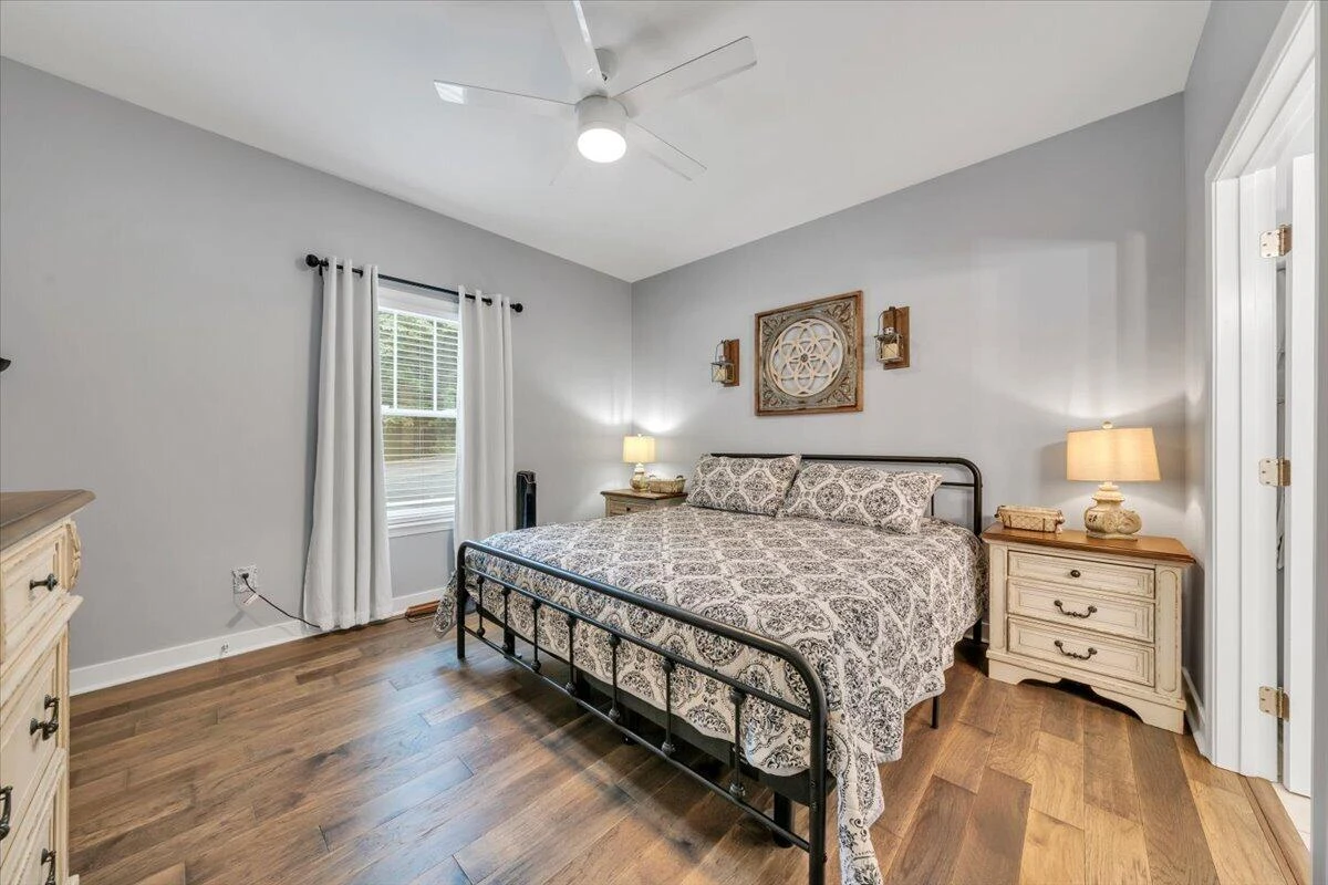 2421 Cannaday RD NE - Photo 22