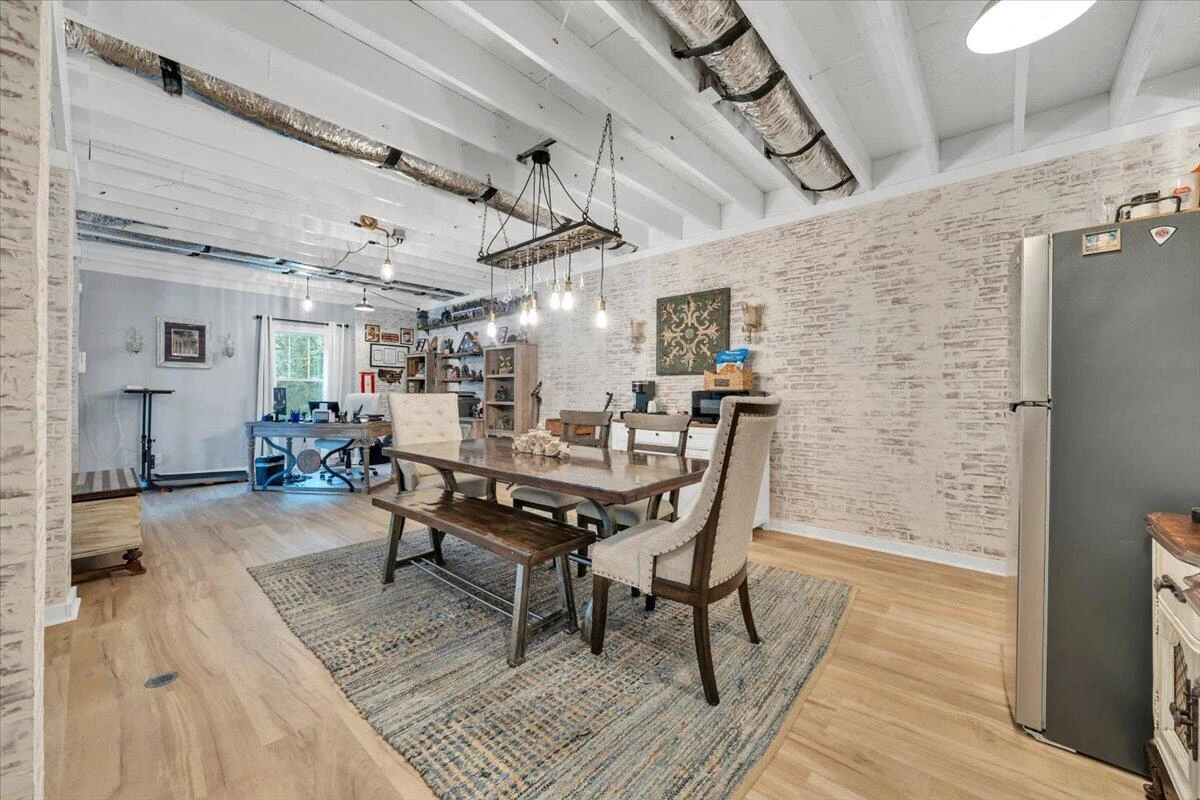 2421 Cannaday RD NE - Photo 32