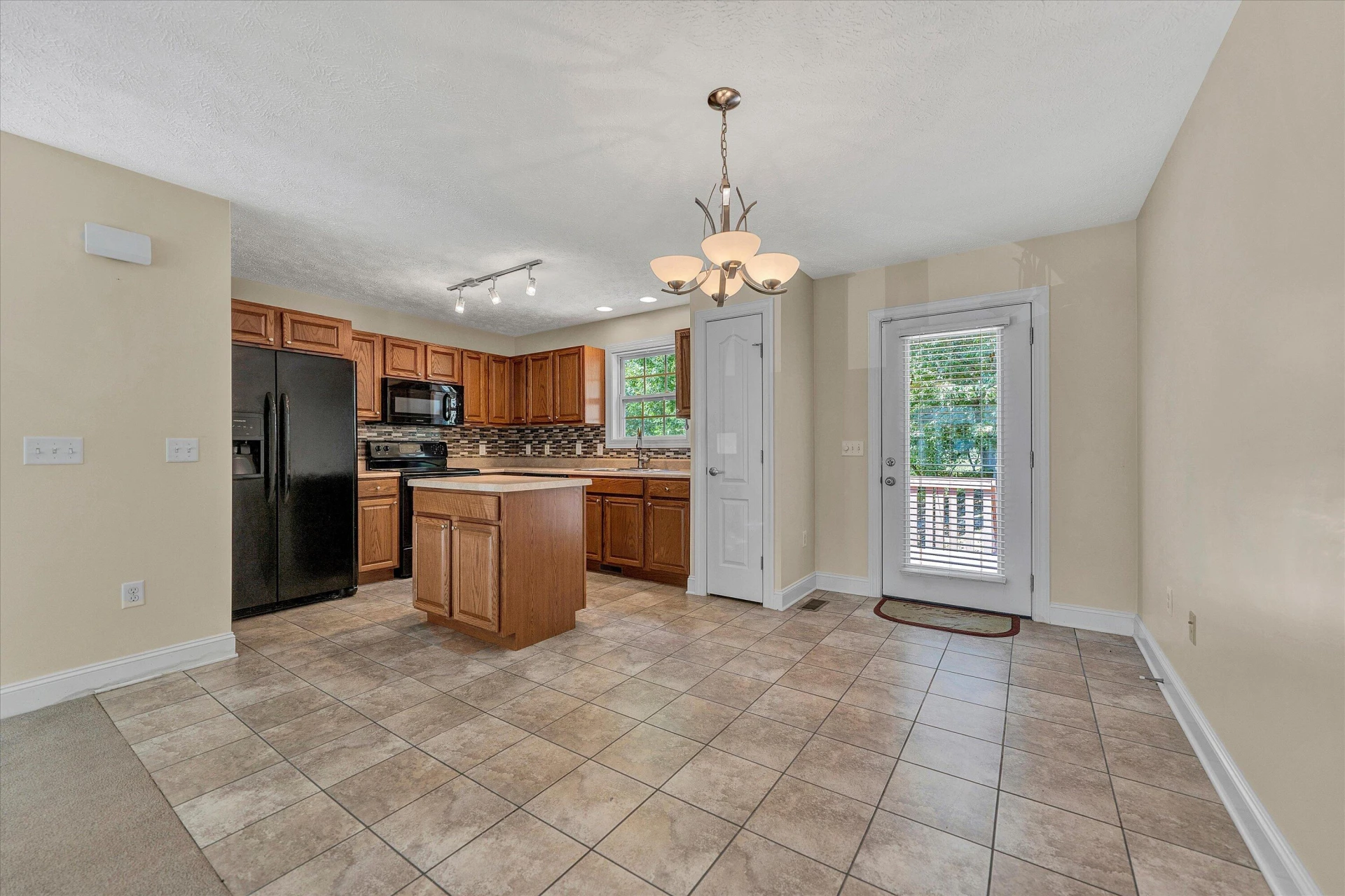 335 Robin Hood DR - Photo 9