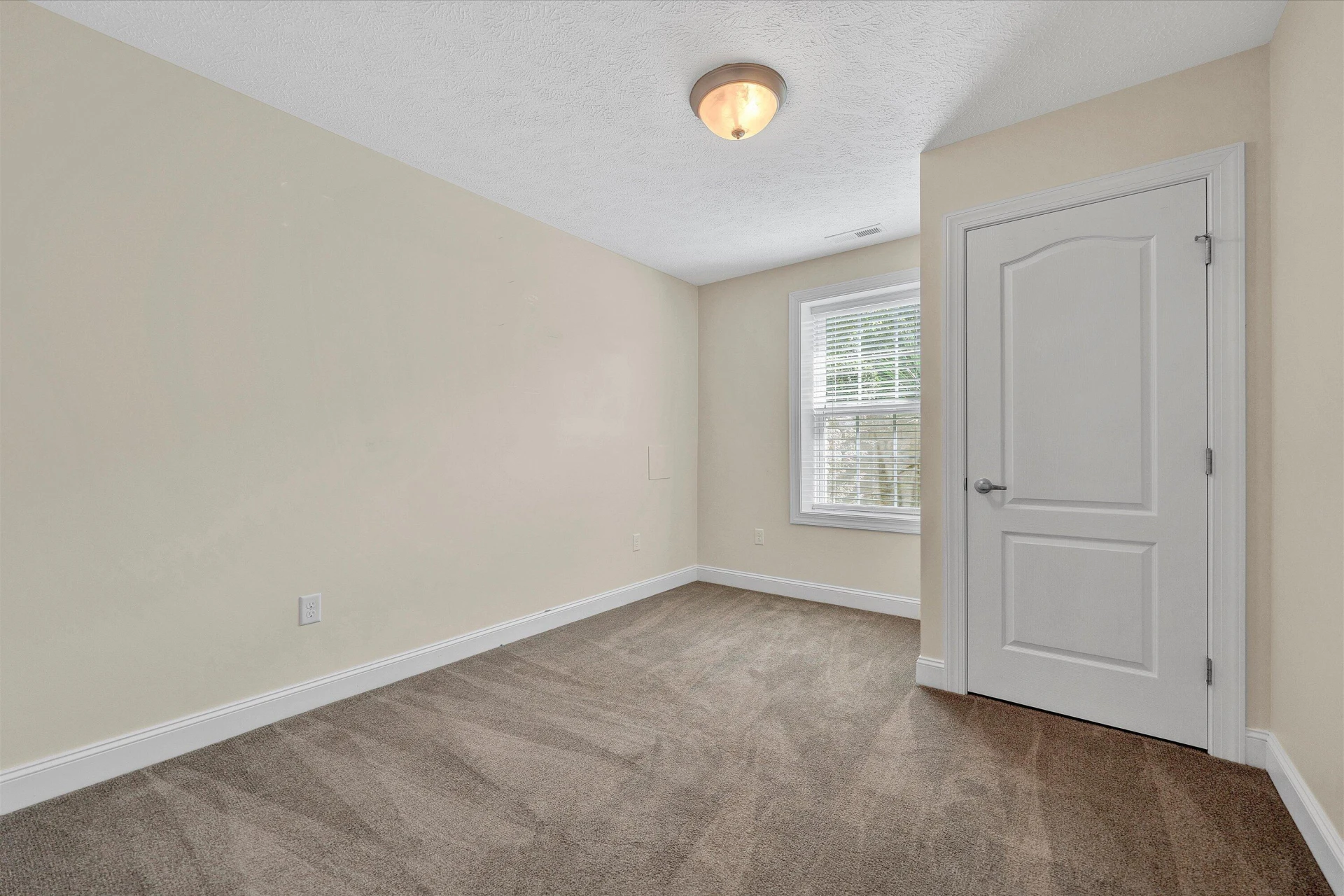 335 Robin Hood DR - Photo 32