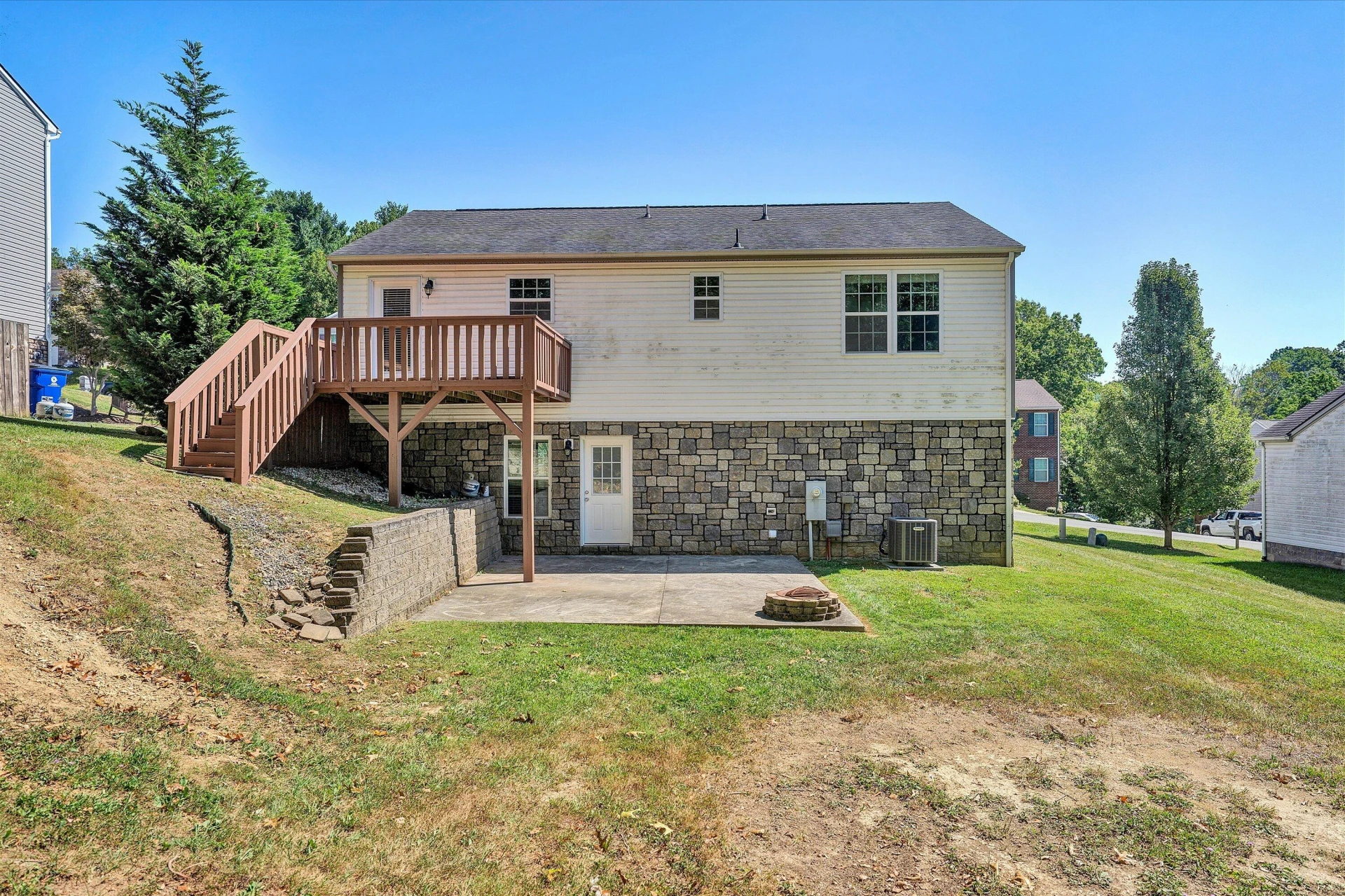 335 Robin Hood DR - Photo 35