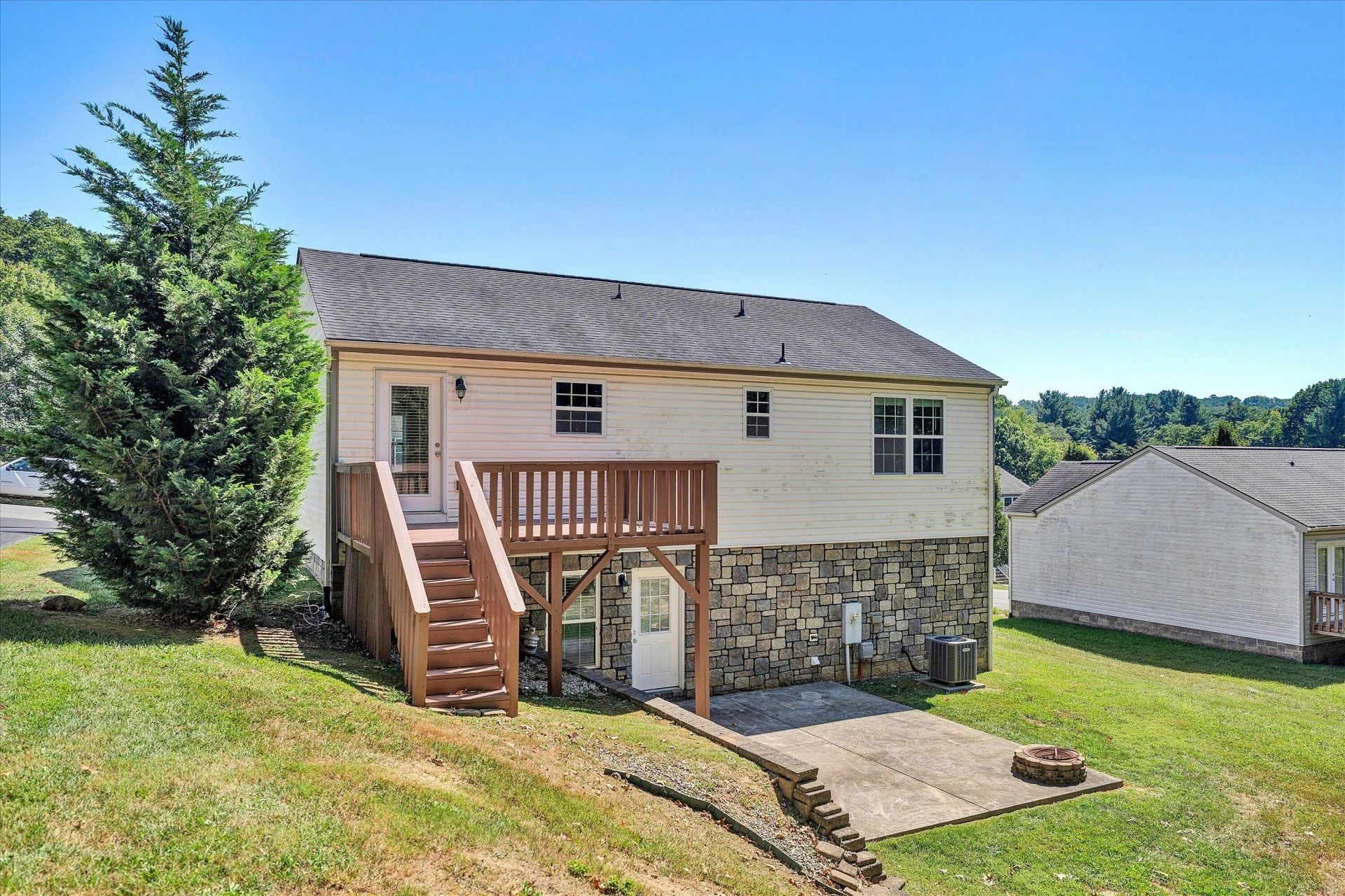 335 Robin Hood DR - Photo 36